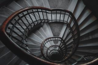 Matériaux d'escalier : bois, métal, béton ou verre