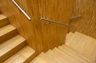 Faut-il poser du stratifié sur un escalier carrelé ?